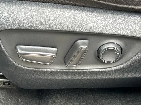 Used 2021 Toyota RAV4 XLE AWD/4WD image 19