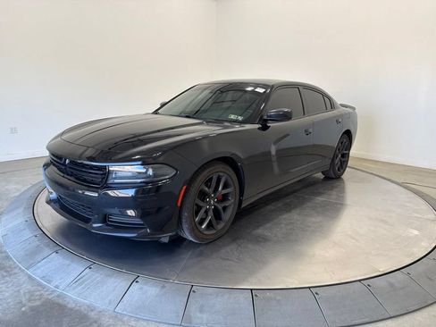 Used 2021 Dodge Charger SXT w/ Blacktop Package RWD image 3