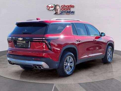 Used 2025 Chevrolet Traverse LT image 5