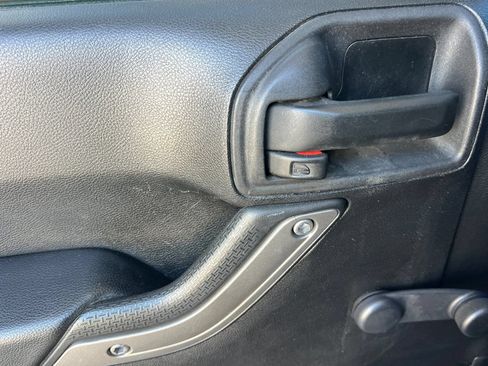 Used 2014 Jeep Wrangler Unlimited Sport AWD/4WD image 11