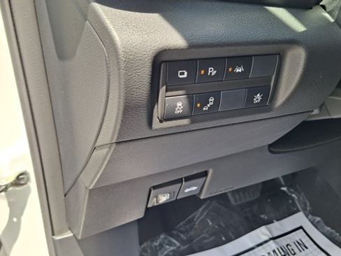 Certified 2025 Nissan Kicks Play S FWD image 10
