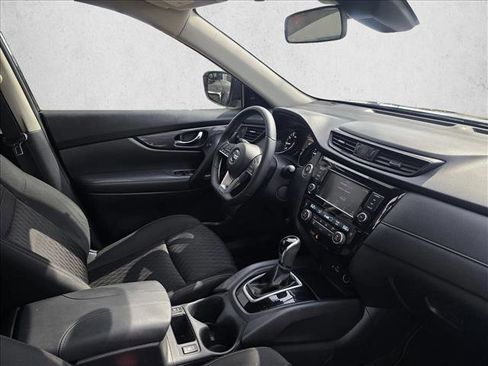 Used 2019 Nissan Rogue SV FWD image 11