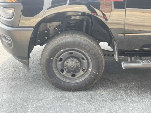 New 2025 RAM 2500 Tradesman image 37