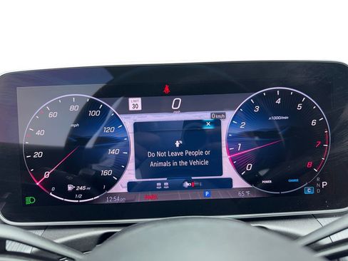 Used 2025 Mercedes-Benz CLE 300 4MATIC Coupe image 19