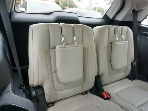 Used 2016 Ford Explorer Platinum AWD/4WD image 24