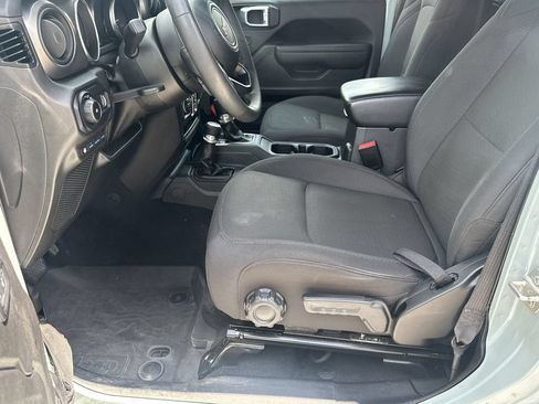 Used 2023 Jeep Wrangler Unlimited w/ Sun & Screen Package AWD/4WD image 9
