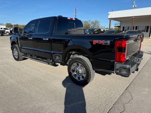 Used 2025 Ford F250 Lariat w/ Chrome Package image 4