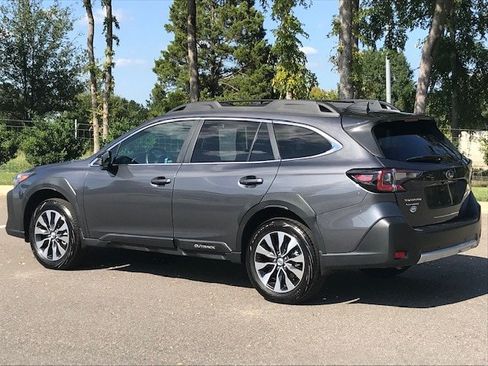 Used 2025 Subaru Outback Limited w/ Popular Package #2 AWD/4WD image 3