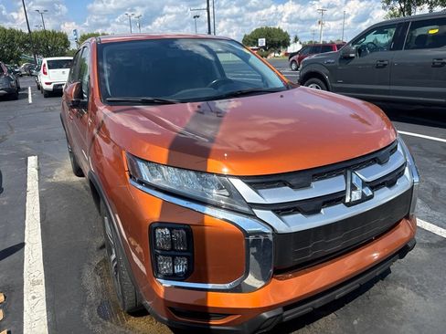 Used 2022 Mitsubishi Outlander Sport SE FWD image 2