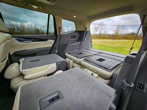 Used 2021 Cadillac XT6 Premium Luxury w/ LPO, Floor Liner Package image 38