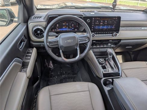 Used 2024 Chevrolet Colorado ZR2 w/ ZR2 Convenience Package III AWD/4WD image 31