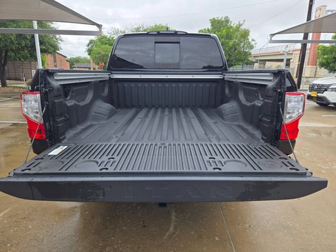 Used 2024 Nissan Titan SV w/ SV Convenience Package RWD image 24