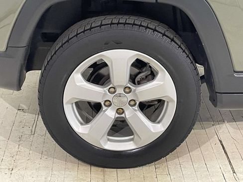 Used 2018 Jeep Compass Latitude w/ Popular Equipment Group AWD/4WD image 13