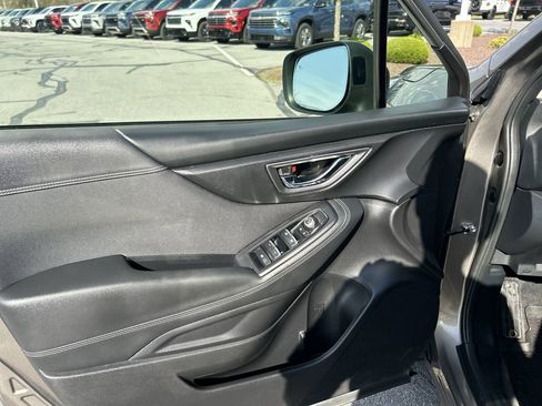 Used 2020 Subaru Forester Premium AWD/4WD image 19