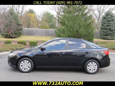 Used 2011 Kia Forte EX w/ Fuel Economy Pkg image 2