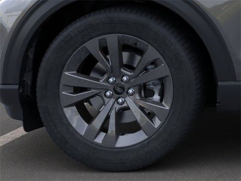 New 2023 Ford Explorer XLT w/ Equipment Group 202A image 34