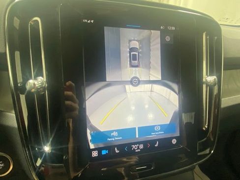 Certified 2025 Volvo XC40 B5 Plus image 25