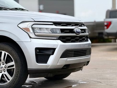 Used 2023 Ford Expedition XLT AWD/4WD image 8