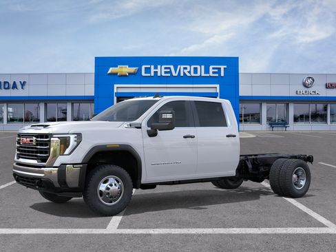 New 2026 GMC Sierra 3500 Pro AWD/4WD image 2