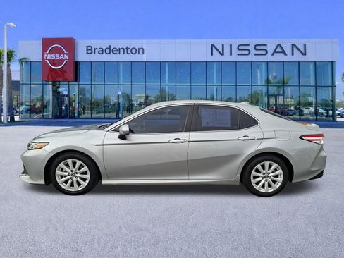 Used 2019 Toyota Camry LE image 8
