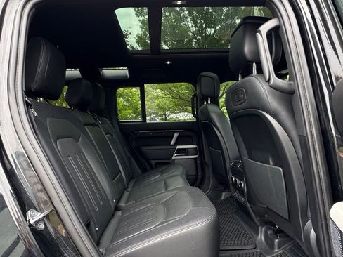 Used 2022 Land Rover Defender 110 X-Dynamic HSE AWD/4WD image 23