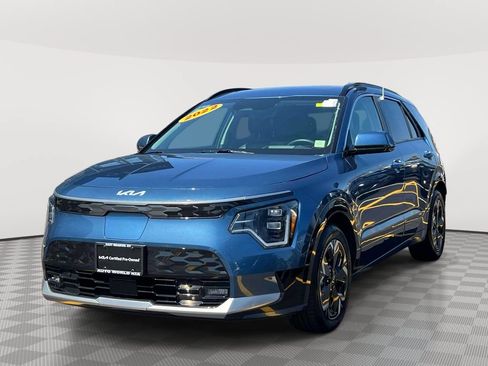 Used 2023 Kia Niro Wave w/ Wave Preserve Package FWD image 3