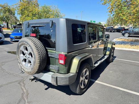 Used 2009 Jeep Wrangler Unlimited Sahara w/ Dual Top Group AWD/4WD image 3