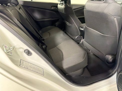 Used 2022 Toyota Prius LE image 15