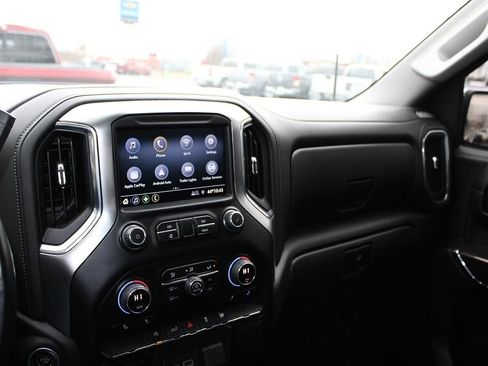 Used 2022 Chevrolet Silverado 1500 LT image 18