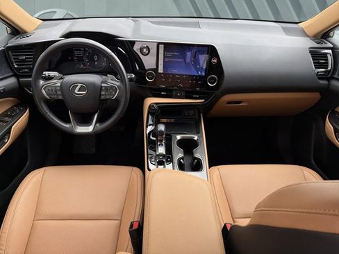 Certified 2025 Lexus NX 250 FWD w/ Accessory Package (Z1) image 13