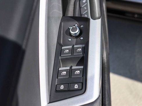 Used 2025 Audi Q3 2.0T Premium Plus w/ Premium Plus Package image 28