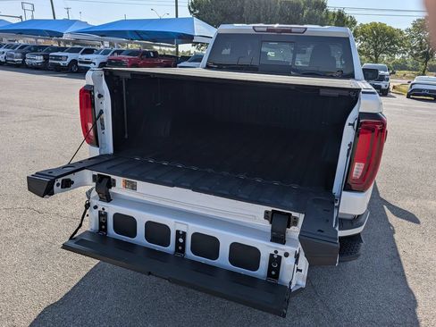 Used 2024 GMC Sierra 1500 Denali AWD/4WD image 31
