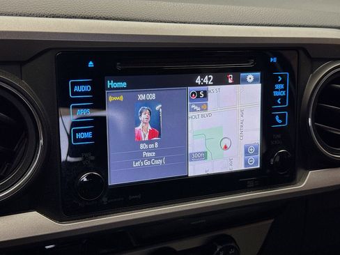 Used 2018 Toyota Tacoma SR5 RWD image 9