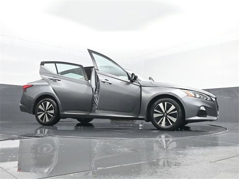 Used 2021 Nissan Altima 2.5 SV image 29