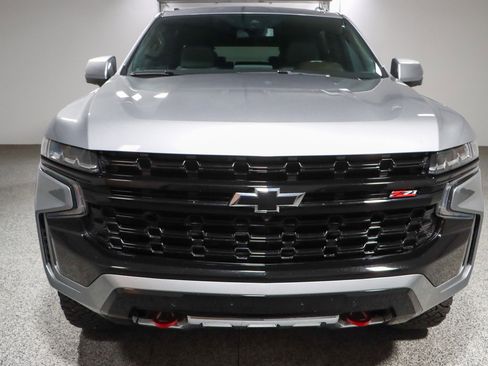 Used 2023 Chevrolet Suburban Z71 w/ Luxury Package image 4