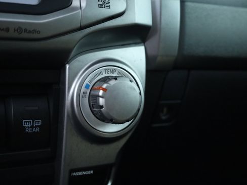 Used 2016 Toyota 4Runner SR5 Premium image 11