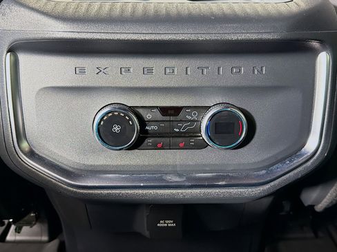 Used 2025 Ford Expedition Tremor image 28