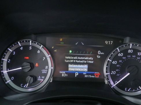 Used 2024 Toyota Highlander XLE FWD image 15