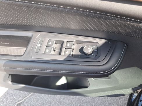 Used 2024 Volkswagen Atlas SE FWD image 28