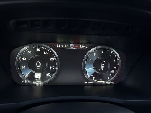 Used 2017 Volvo XC90 T6 Momentum w/ Vision Package image 52