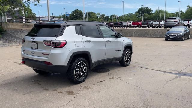 Used 2026 Jeep Compass Trailhawk AWD/4WD image 8