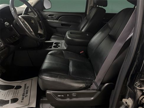 Used 2011 Chevrolet Avalanche LT w/ Luxury Package image 9