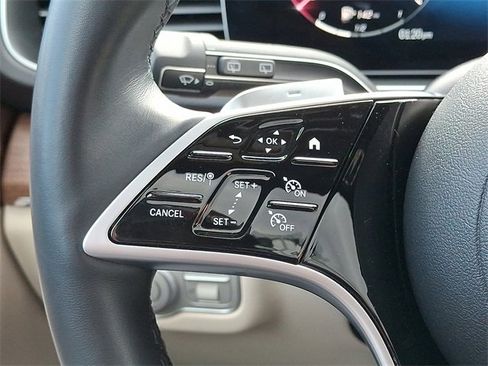 Certified 2025 Mercedes-Benz GLE 450 4MATIC image 23