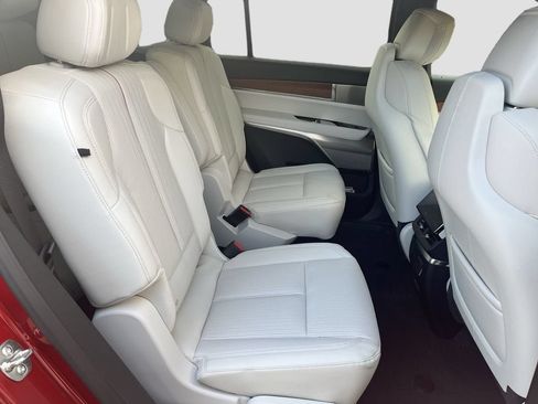 New 2026 Cadillac Vistiq Luxury w/ LPO, Floor Liner Package AWD/4WD image 30