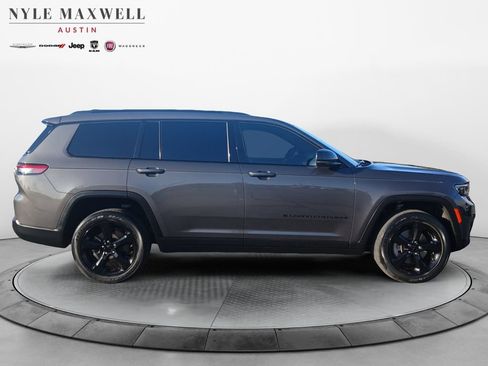 Used 2023 Jeep Grand Cherokee L Laredo RWD image 17