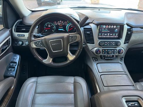 Used 2019 GMC Yukon XL Denali w/ Denali Ultimate Package image 29