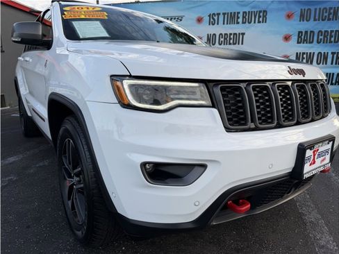 Used 2017 Jeep Grand Cherokee Trailhawk w/ Trailhawk Luxury Group image 46