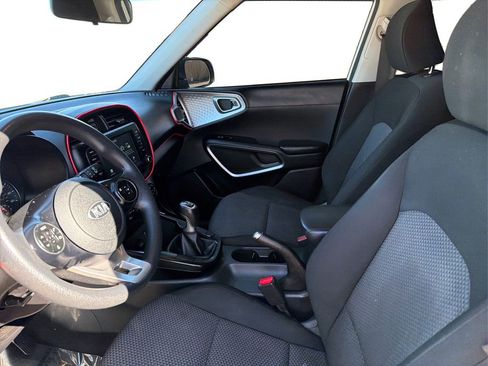 Used 2020 Kia Soul LX image 10