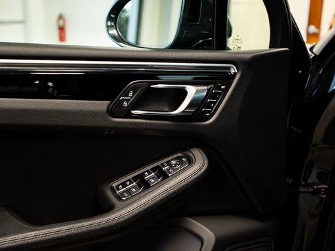 Used 2024 Porsche Macan image 23