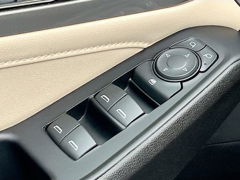 Used 2023 Chevrolet Traverse LS w/ Safety Package FWD image 18